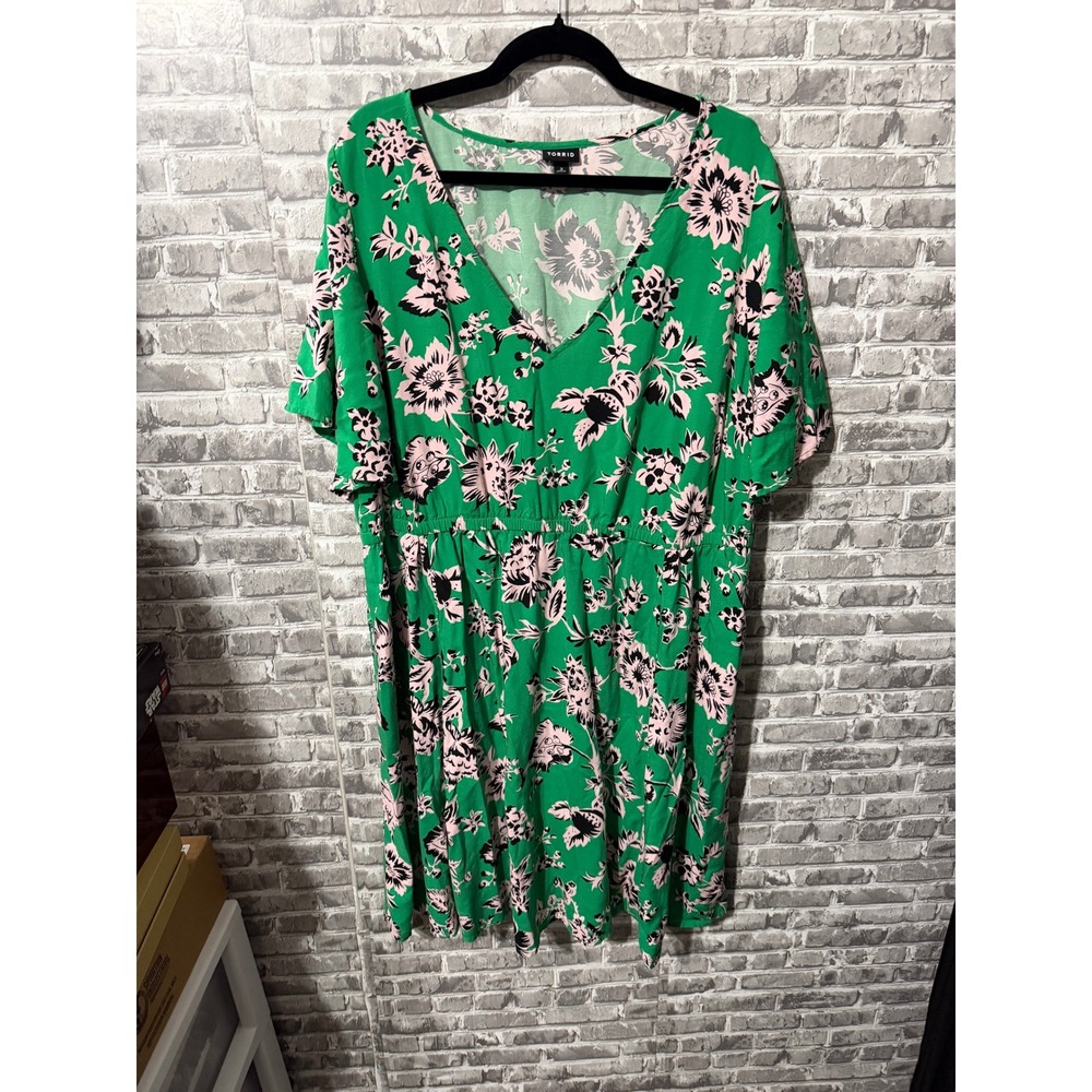 Torrid Green Pink Floral V-Neck Flutter Sleeve Elastic Waist Mini Dress Size 3